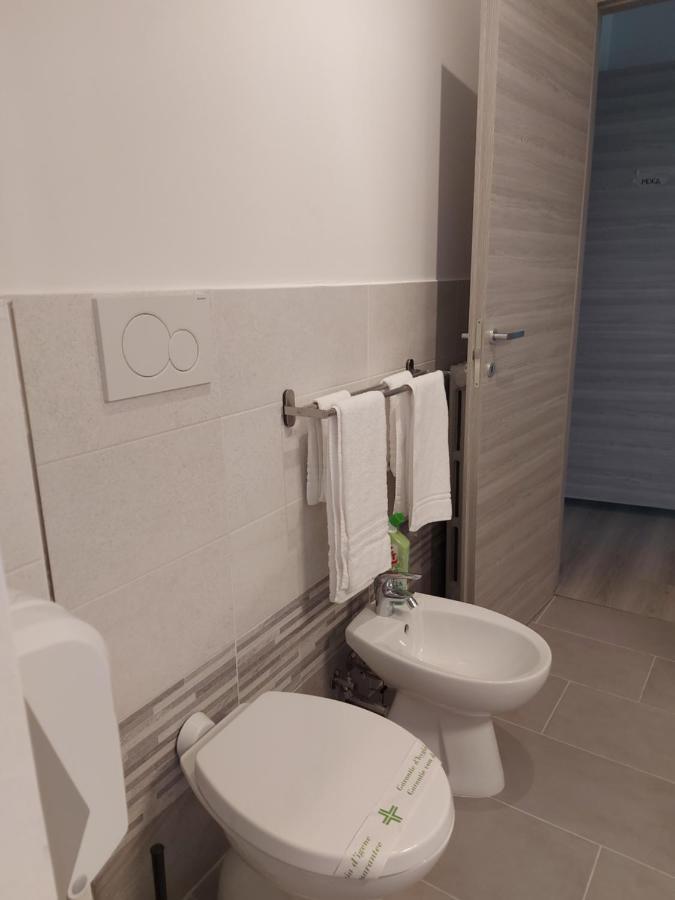 Fare Bnb - Room Del Parco Reggio Emilia Exteriör bild