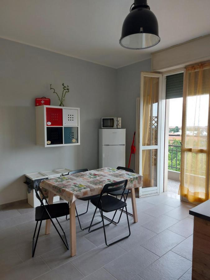 Fare Bnb - Room Del Parco Reggio Emilia Exteriör bild