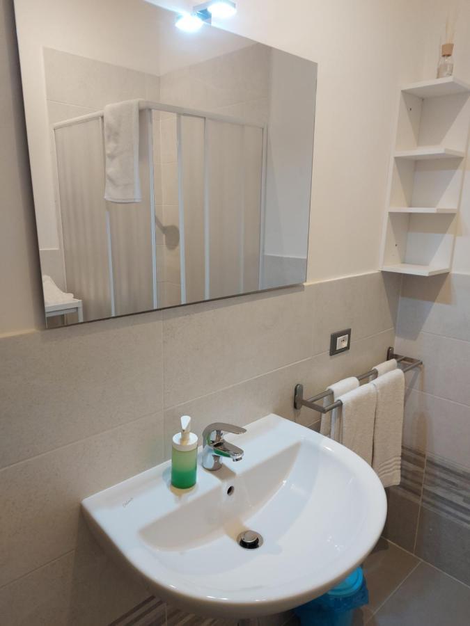 Fare Bnb - Room Del Parco Reggio Emilia Exteriör bild