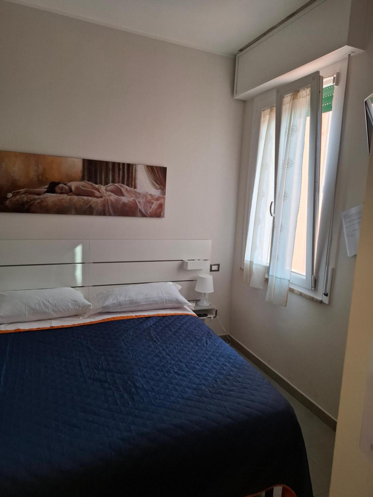 Fare Bnb - Room Del Parco Reggio Emilia Exteriör bild