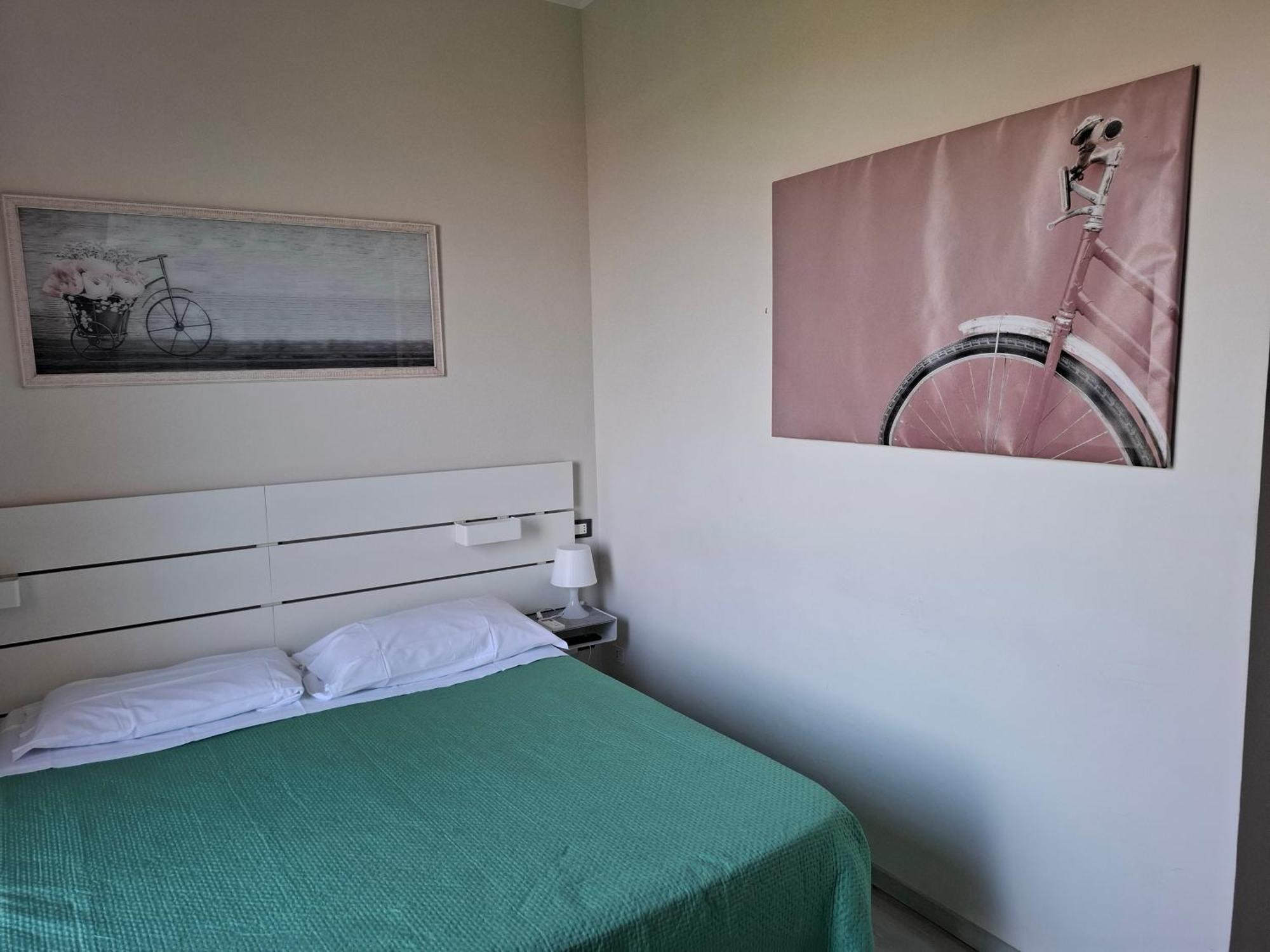 Fare Bnb - Room Del Parco Reggio Emilia Exteriör bild